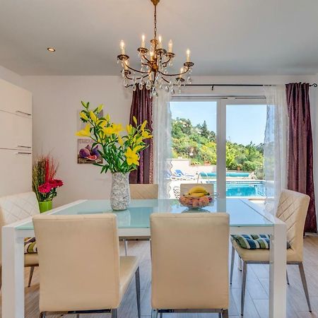 Holiday Home Figa Omis Exterior photo